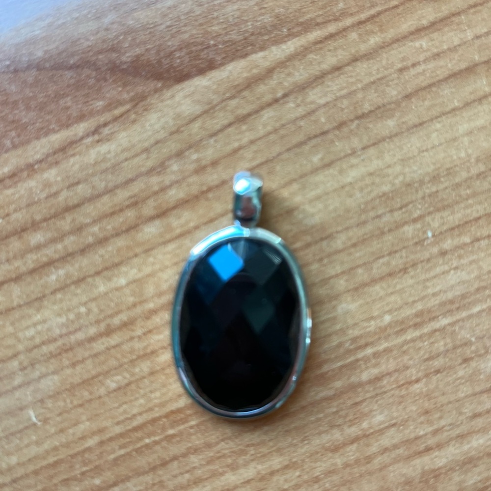 Onyx and silver pendant